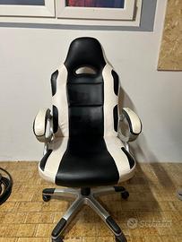 Sedia gaming usurata