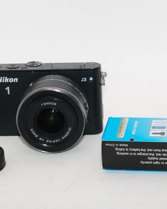 macchina fotografica mirrorless Nikon 1 j3 10-30mm