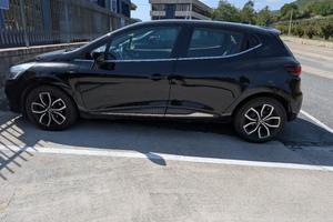 Renault Clio Moschino Intense 1.5 