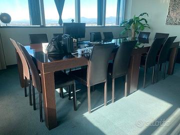 Meraviglioso tavolo da riunioni