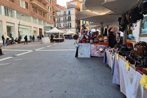 Bancarella (adiacente ) metro toledo
