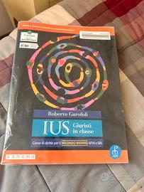 Libro scolastico diritto IUS