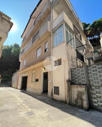 4 LOCALI A PALERMO