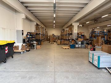 Via del Commercio, capannone-magazzino-deposito