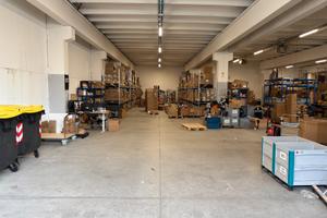 Via del Commercio, capannone-magazzino-deposito