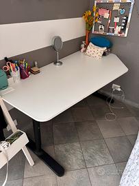 Scrivania ikea