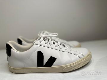 Sneakers Veja bianche e nere