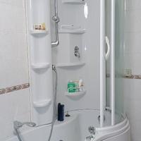 Vasca idromassaggio con box doccia