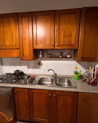 Cucina completa con elettrodomestici