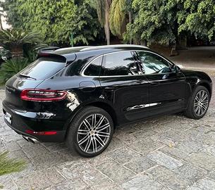 Porsche Macan S 2017 in ricambi