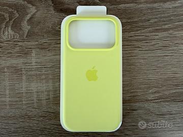 Iphone 17 pro cover