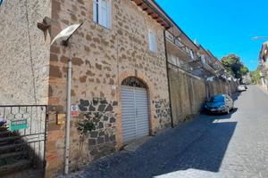 Casa indipendente con giardino e taverna