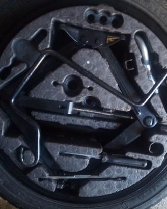 Kit ruota di scorta - cric sollevamento auto