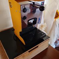 macchina caffè in metallo 