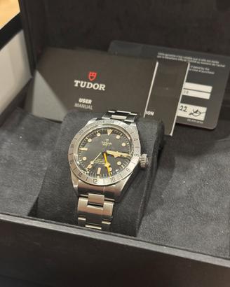 Tudor Black Bay pro
