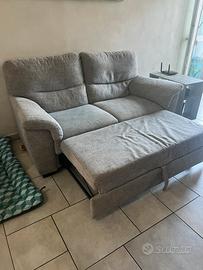 Divano 2 posti PoltroneSofà con puff estraibile