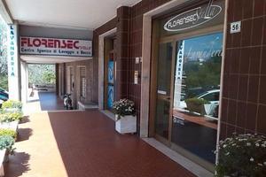 2 Locali commerciali