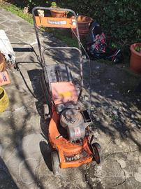 taglia erba a motore 