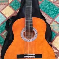 Chitarra classica con custodia ed accordatore