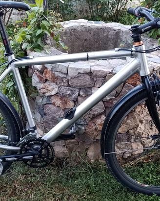 Bici Professionale Gravel in lega leggera