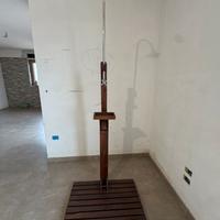 Doccia in legno da esterno