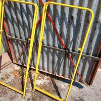 2 porta insegne da terra