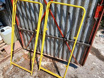 2 porta insegne da terra