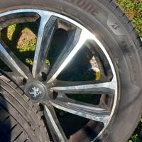 Gomme Bridgestone su cerchi in lega Peugeot 5008