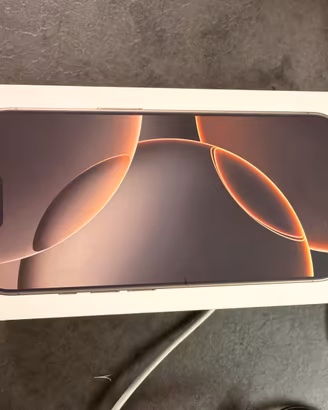 iPhone 16 Pro 128GB Titanio Deserto - Mai usato