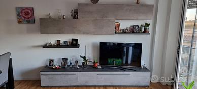 Salone soggiorno a parete