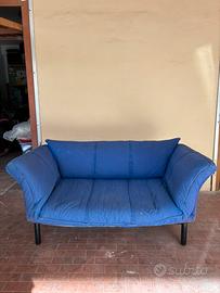 Divano 2 posti blu come nuovo