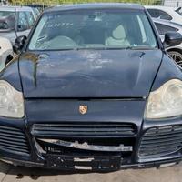 Porsche cayenne turbo prima serie per ricambi (2a)