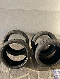 4 Gomme invernali Kumho 235/35 R19 – quasi nuove