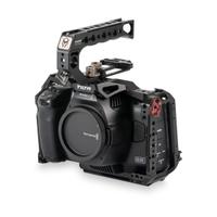 Blackmagic 6k pro accessoriata con obiettivi