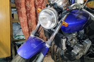 Moto honda hornet