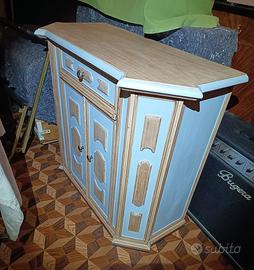 Mobiletto vintage capiente