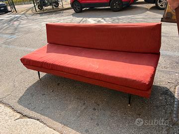 divano vintage da rinnovare