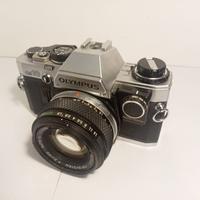 Olympus OM10  macchina fotografica analogica