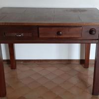 Tavolo cucina antico attrezzato
