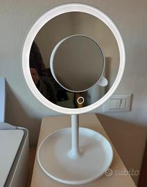 Specchio da trucco make-up con luce