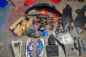 Pezzi moto husqvarna sm e altro