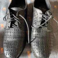 Scarpe nere con lacci donna