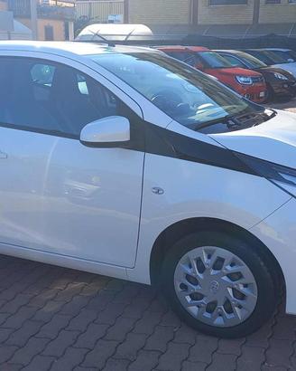 TOYOTA Aygo Connect 1.0 VVT-i 72CV 5 porte