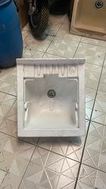Lavabo in plastica