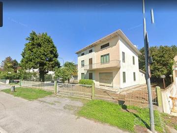 Villa di 221 m² con più di 5 locali a Oderzo