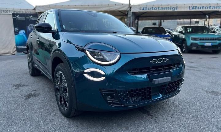 FIAT 600 Hybrid 145 CV DCT MHEV La Prima II