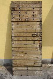 Porta grande in legno
