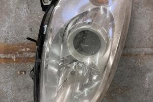 Faro Ant. Dx Mercedes