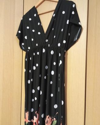 abito lungo nero pois con fiori. Mai usato. Tg IV