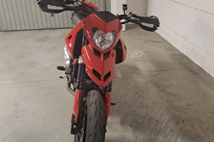 Ducati hypermotard 1100 evo